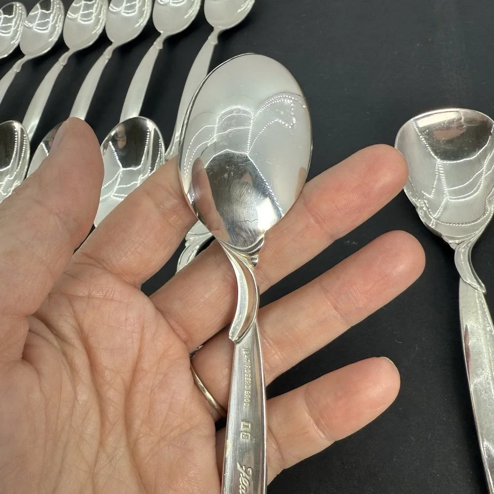 Set of 18 1847 Rogers Bros Spoons Flair Pattern Silverplate Flatware